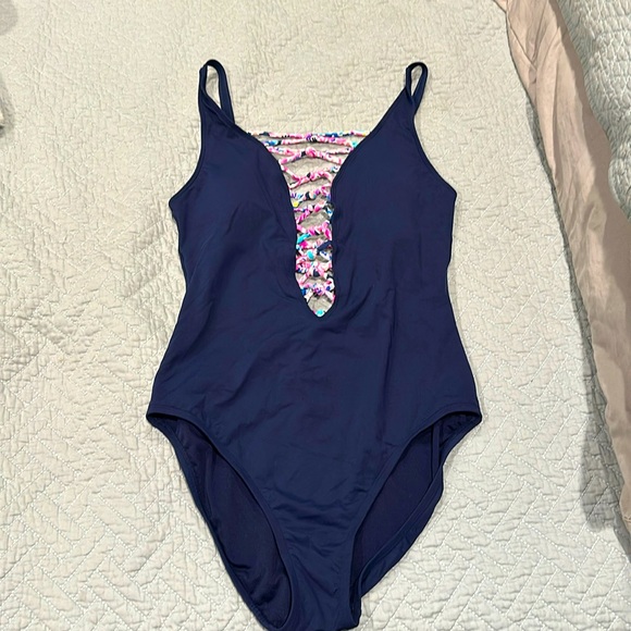 Lilly Pulitzer Isle Lattice One Piece - Picture 2 of 3